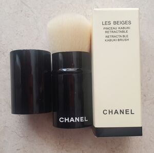 CHANEL Cream Retractable Kabuki Brush